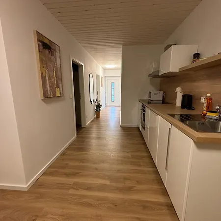 90qm - 5 - Parkplatz - Autobahn - Blauen Garbsen