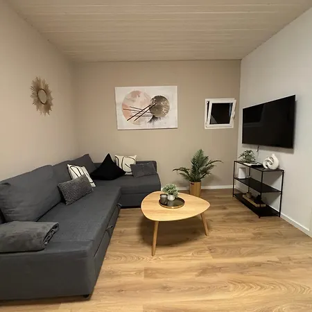 Apartman 90qm - 5 - Parkplatz - Autobahn - Blauen *